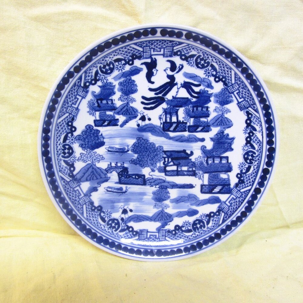 VTG BLUE WILLOW DISPLAY PLATE, HAND PAINTED TRADITIONAL BLUE, 10'' PLATE